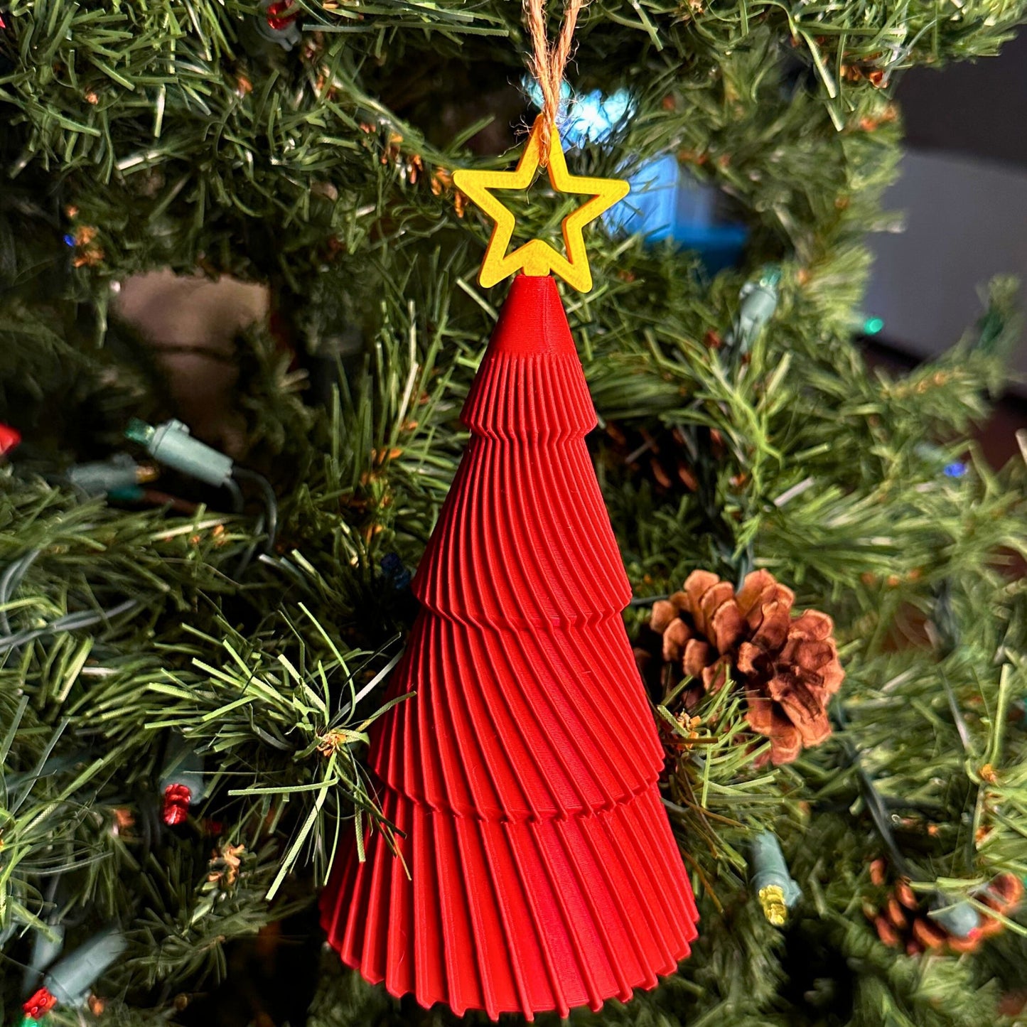 Hearth Collection Large Deep Red Christmas Keepsake Tree