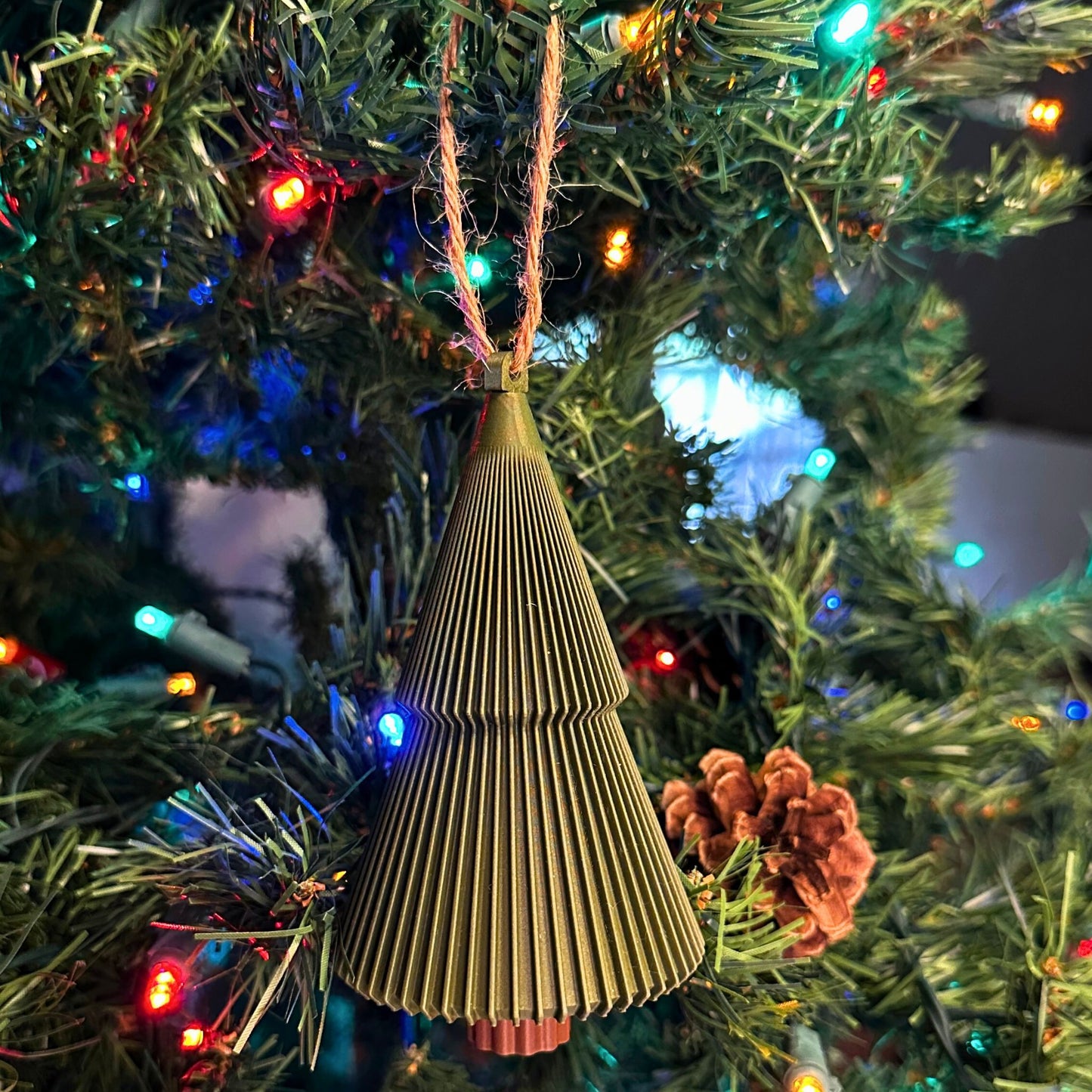 Hearth Collection Medium Forest Green Christmas Keepsake Tree